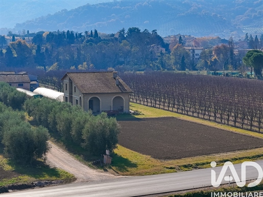 Verkoop Vrijstaand huis / Villa 380 m² - 4 slaapkamers - Bettona