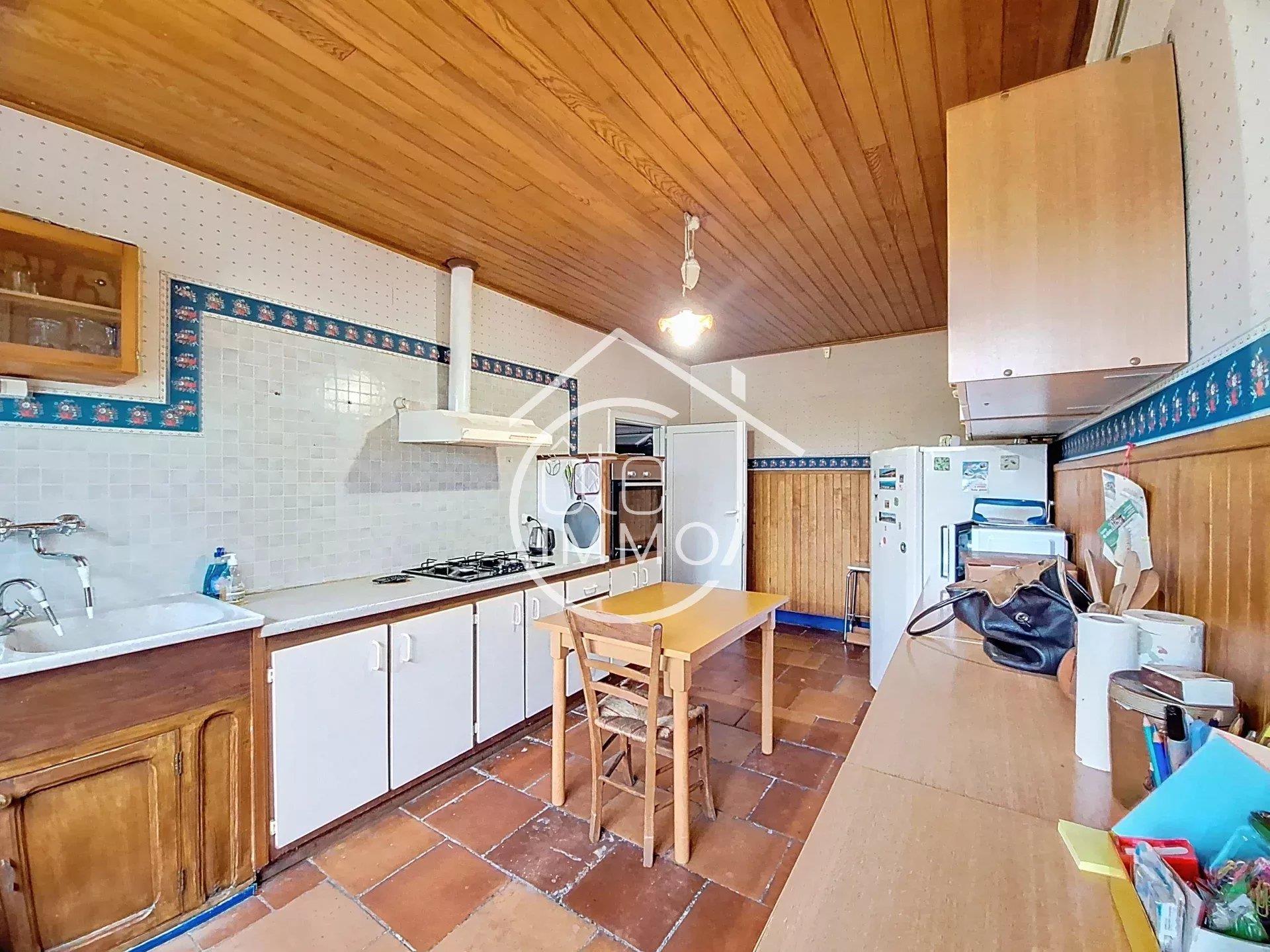 Saint Avit Saint Nazaire: maison 8 pièces avec garage et dépendance sur une parcelle de 3336m²