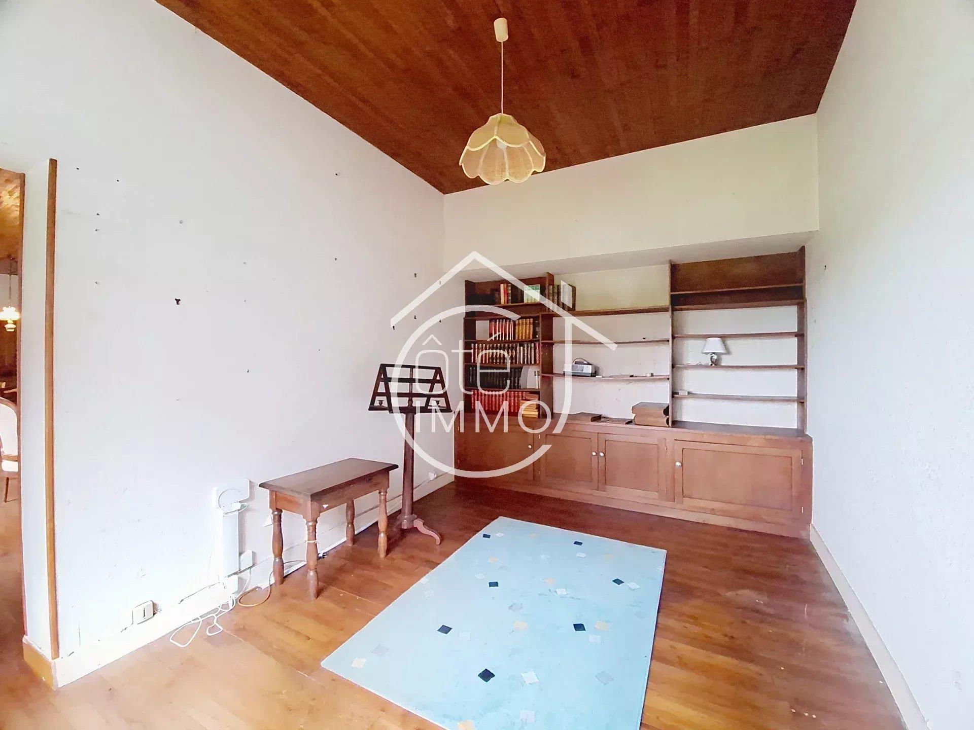 Saint Avit Saint Nazaire: maison 8 pièces avec garage et dépendance sur une parcelle de 3336m²