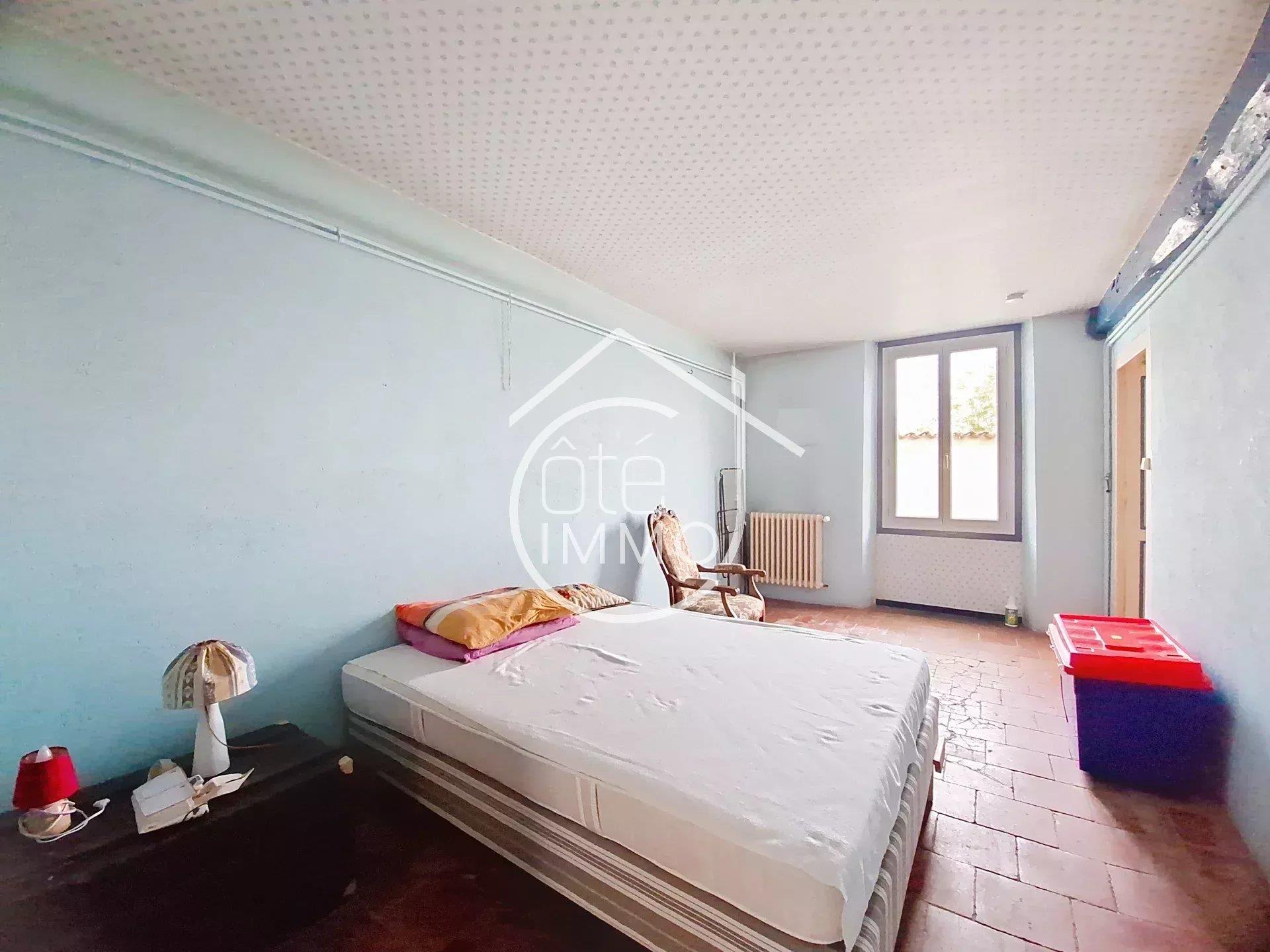 Saint Avit Saint Nazaire: maison 8 pièces avec garage et dépendance sur une parcelle de 3336m²