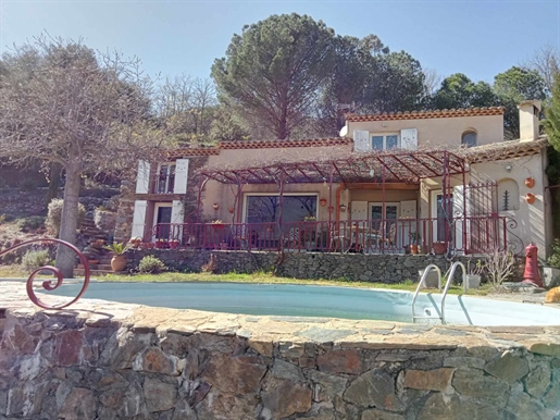 Casă independentă, liniștită, privată, cu piscină