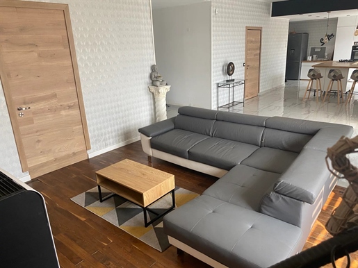 Landhuis met bewaard gehouden karakter, bijgebouw en park