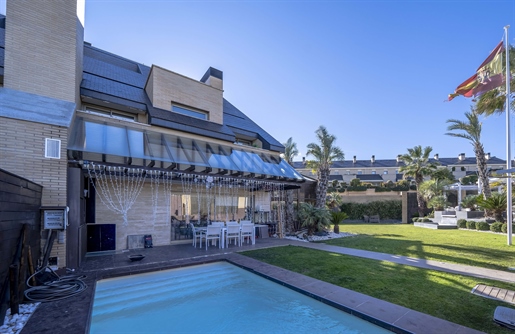Casa 6 dormitorios - 638.00 m2