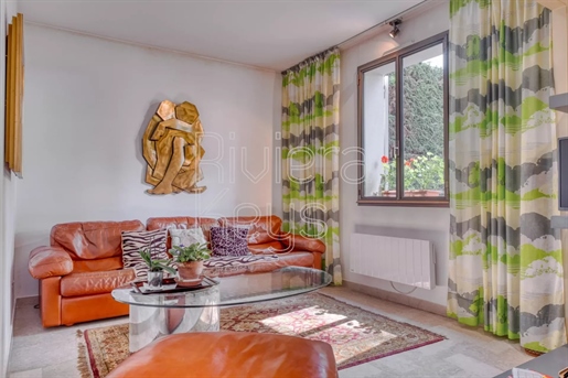 Villeneuve-Loubet: 3-bed apartment with terrace and garden in Hauts de Vaugrenier