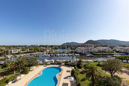 2-3 bed flat, high floor, sea glimpse, pool, Cannes Marina in Mandelieu