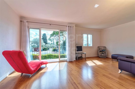 Cannes Montfleury: Well maintained 2-bed in quiet area, easy access to the city center