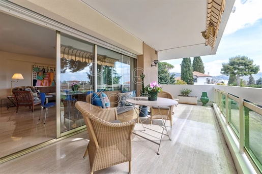 Cannes Petit Juas: 4p appartement met groot terras en uitzicht op zee