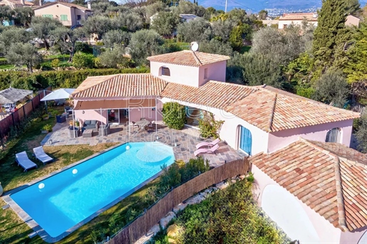 Provençal villa with 3 bedrooms, swimming pool and beautiful views, calm area in Valbonne