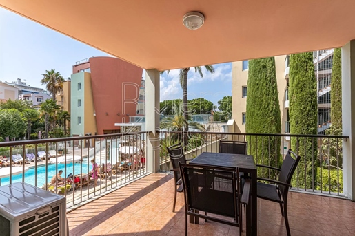 2P, terrasse, résidence avec parking, 2 piscines, centre-ville d'Antibes