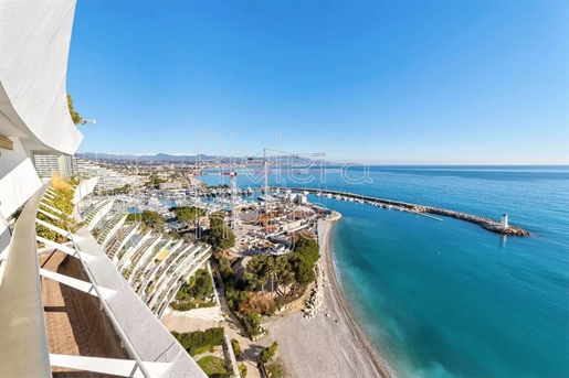 3-Bed with marvelous sea view, terrace, famous residence in Villeneuve-Loubet