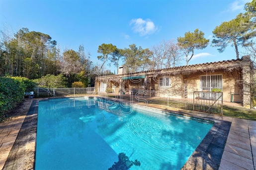 Single-Storey villa, 5 bedrooms, with swimming pool, sought-after residence in Mougins