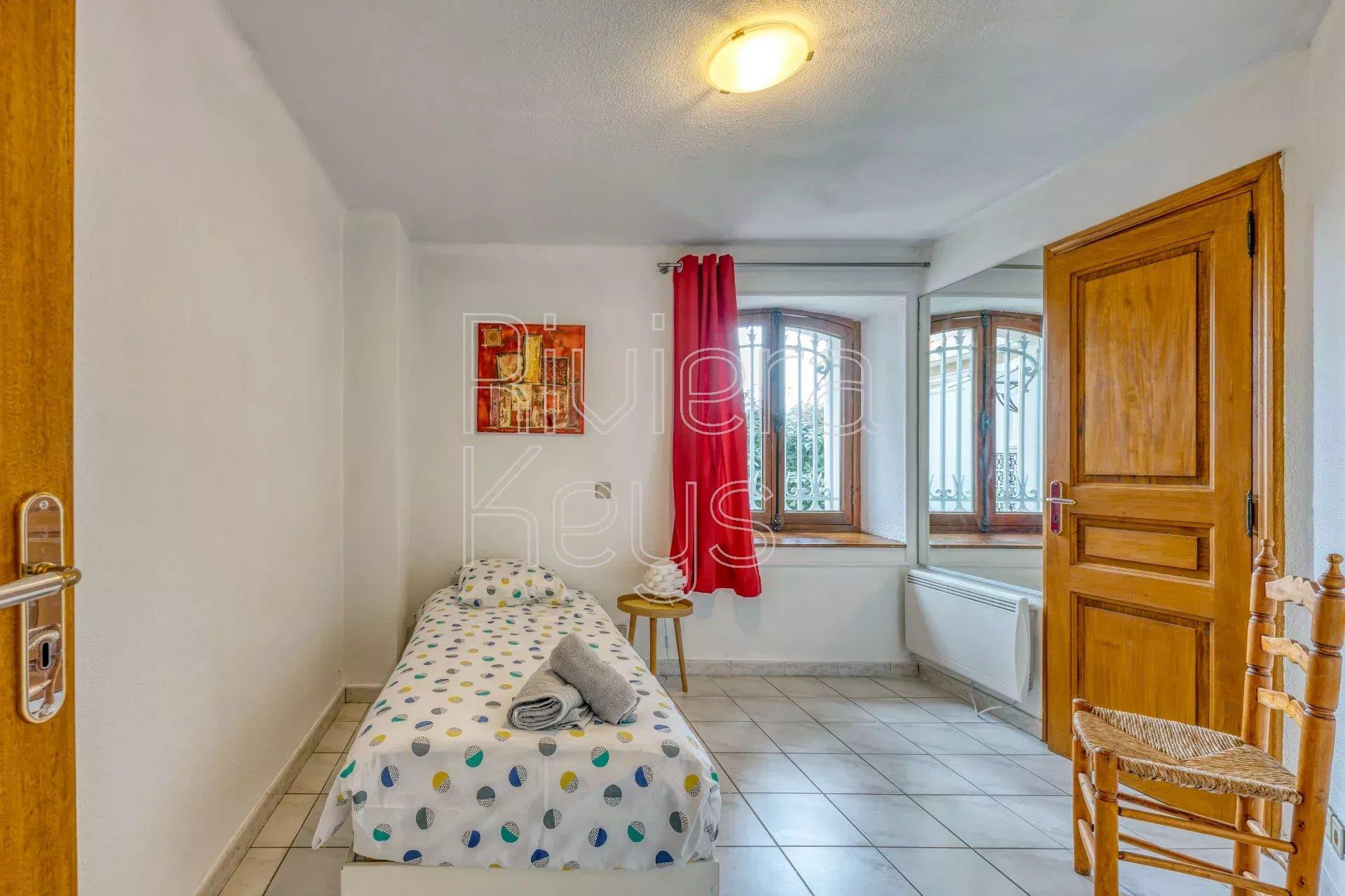 Saint-Raphaël: Elegant 4-Bedroom Apartment in a Belle Époque Villa - 15