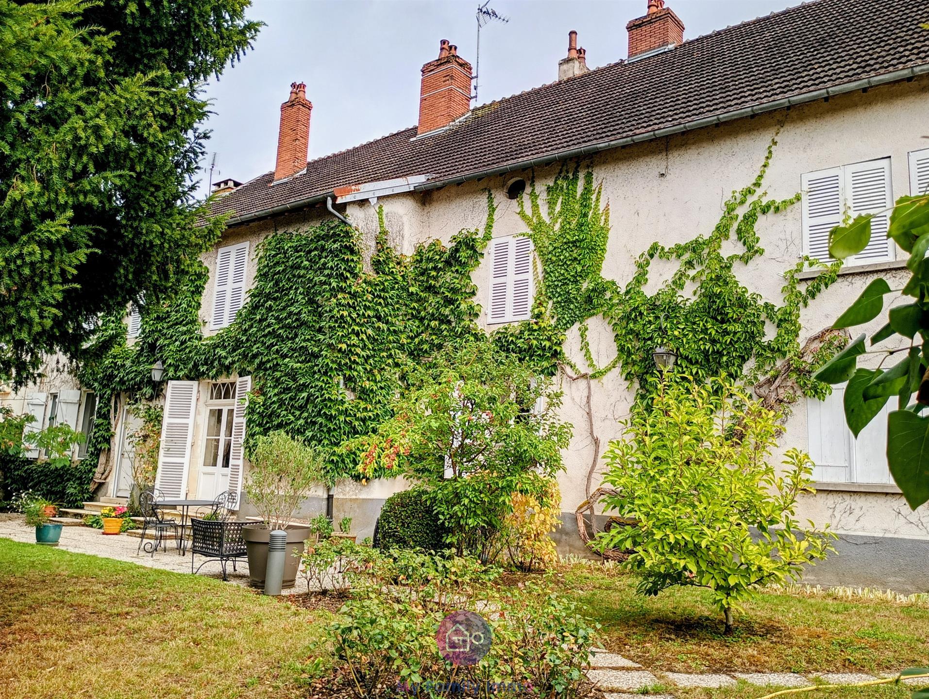 Maison à vendre, 390m², Dampierre-sur-Salon