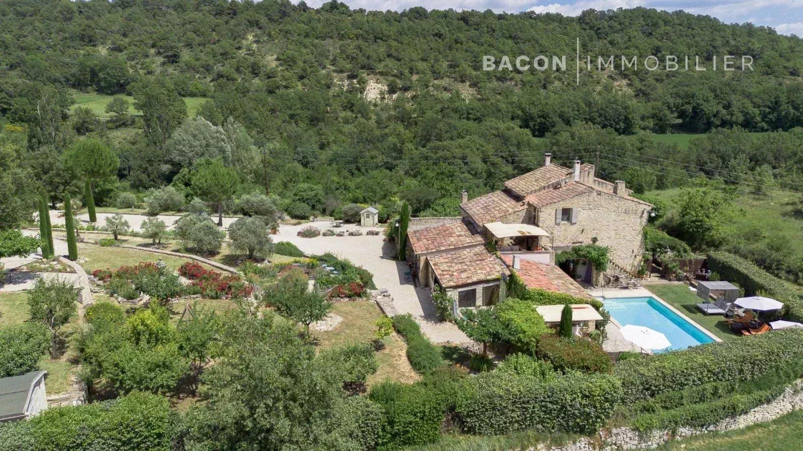 Maison à vendre, 296m², Saint-Martin-de-Castillon