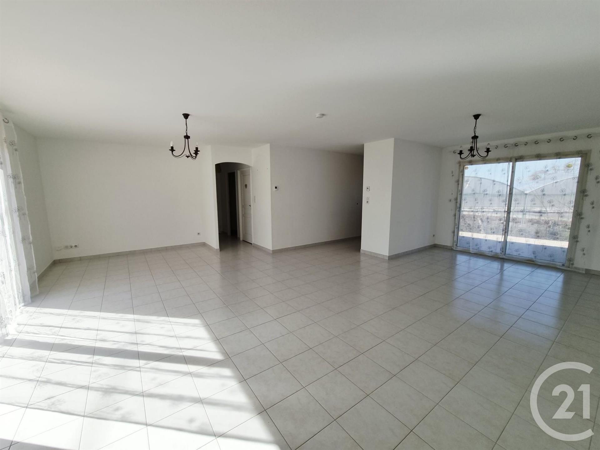 Maison à louer, 96m², Léobard