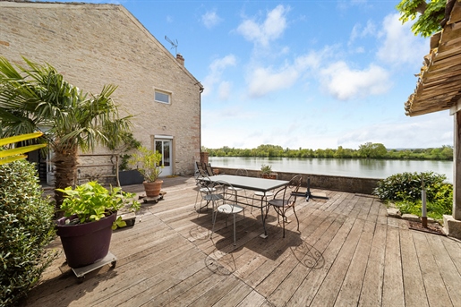 Къща в Ouroux Sur Saône с площ 190 м² и панорамна гледка към Сона