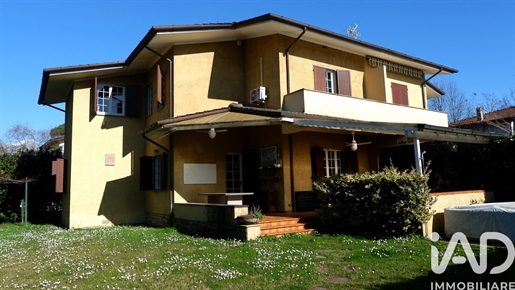 Sale of Detached House / Villa 140 m² - 4 bedrooms - Forte dei Marmi