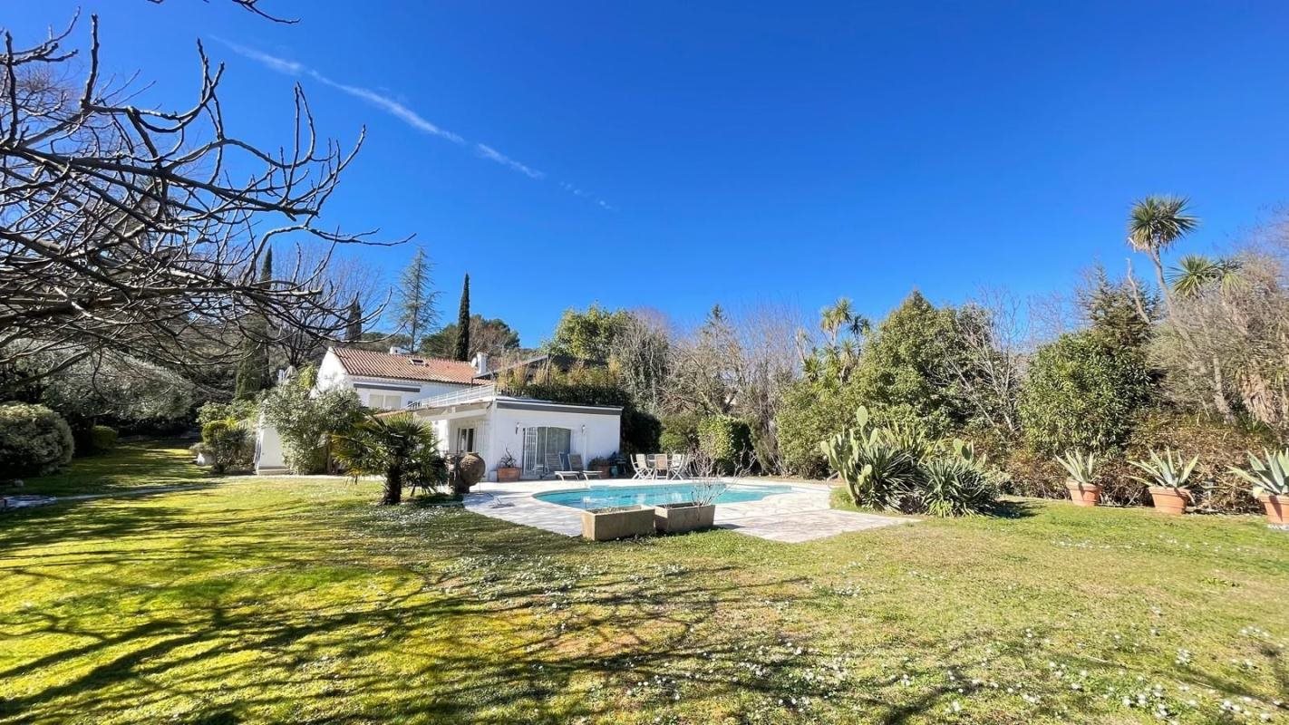Maison à vendre, 224m², Roquefort-les-Pins