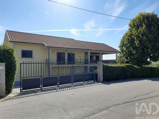 Piąta z 4 pokojami w Sabrosie o powierzchni 500 m²