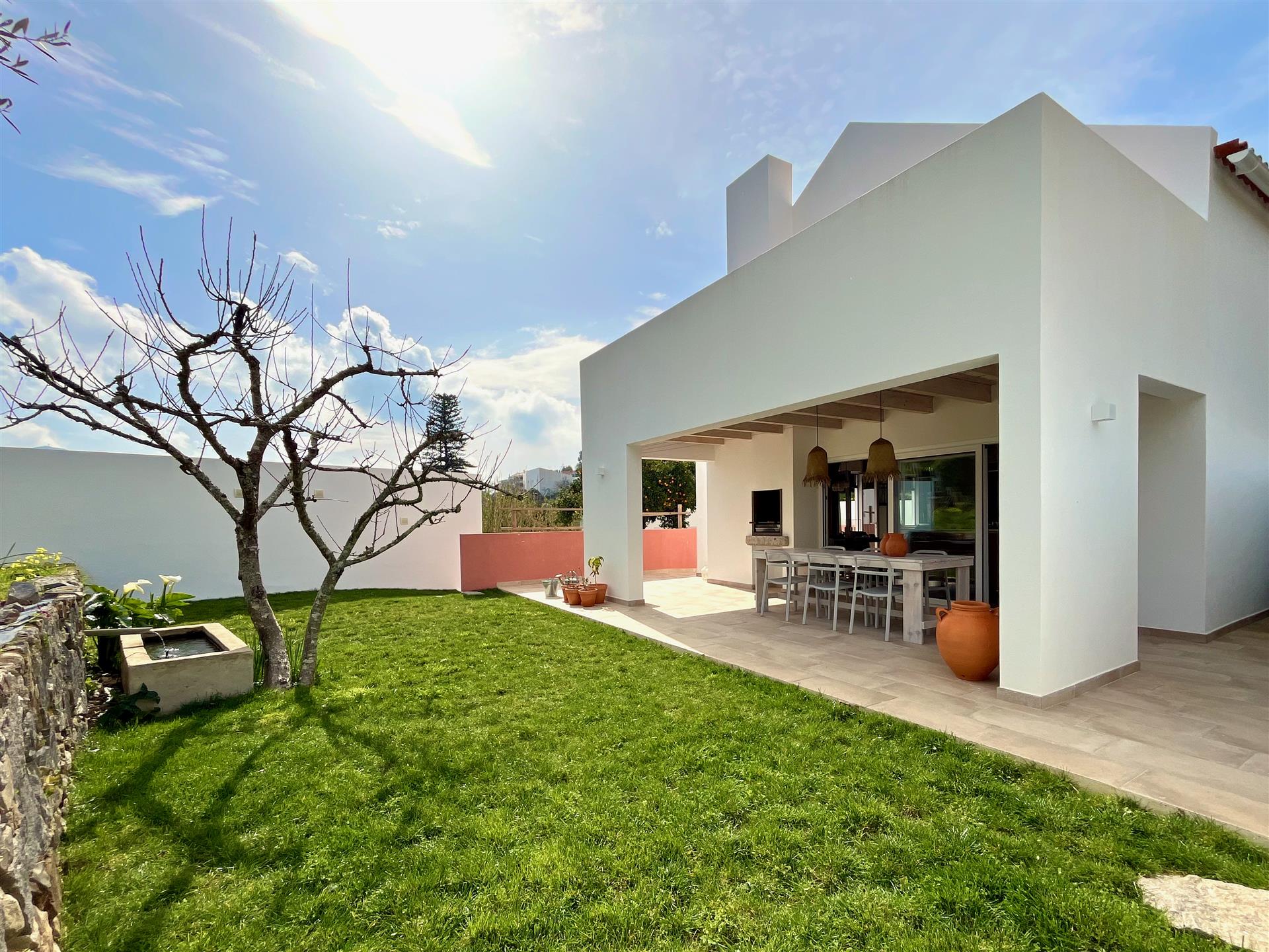 Fully Renovated House with Guest Annex, Garden and Mountain Views – 5 Minutes Walk from Monchique