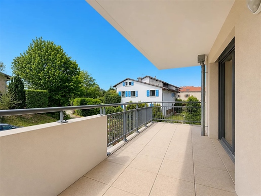Advert pic 0