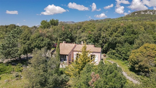 Villa in Provence , panoramique view, close old center
