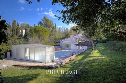 Charmant huis met zwembad en weelderige tuin in Grasse