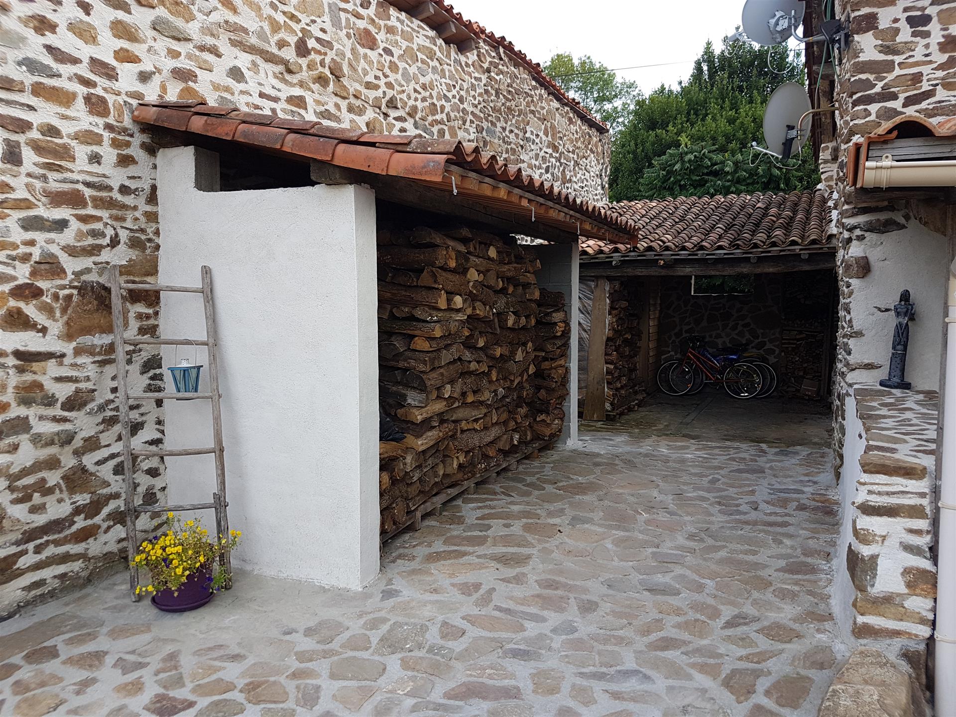 Šarmantna prenamjena štale na mirnoj lokaciji