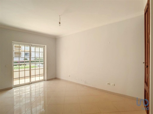 Apartment with 4 Rooms in Faro with 156,00 m²