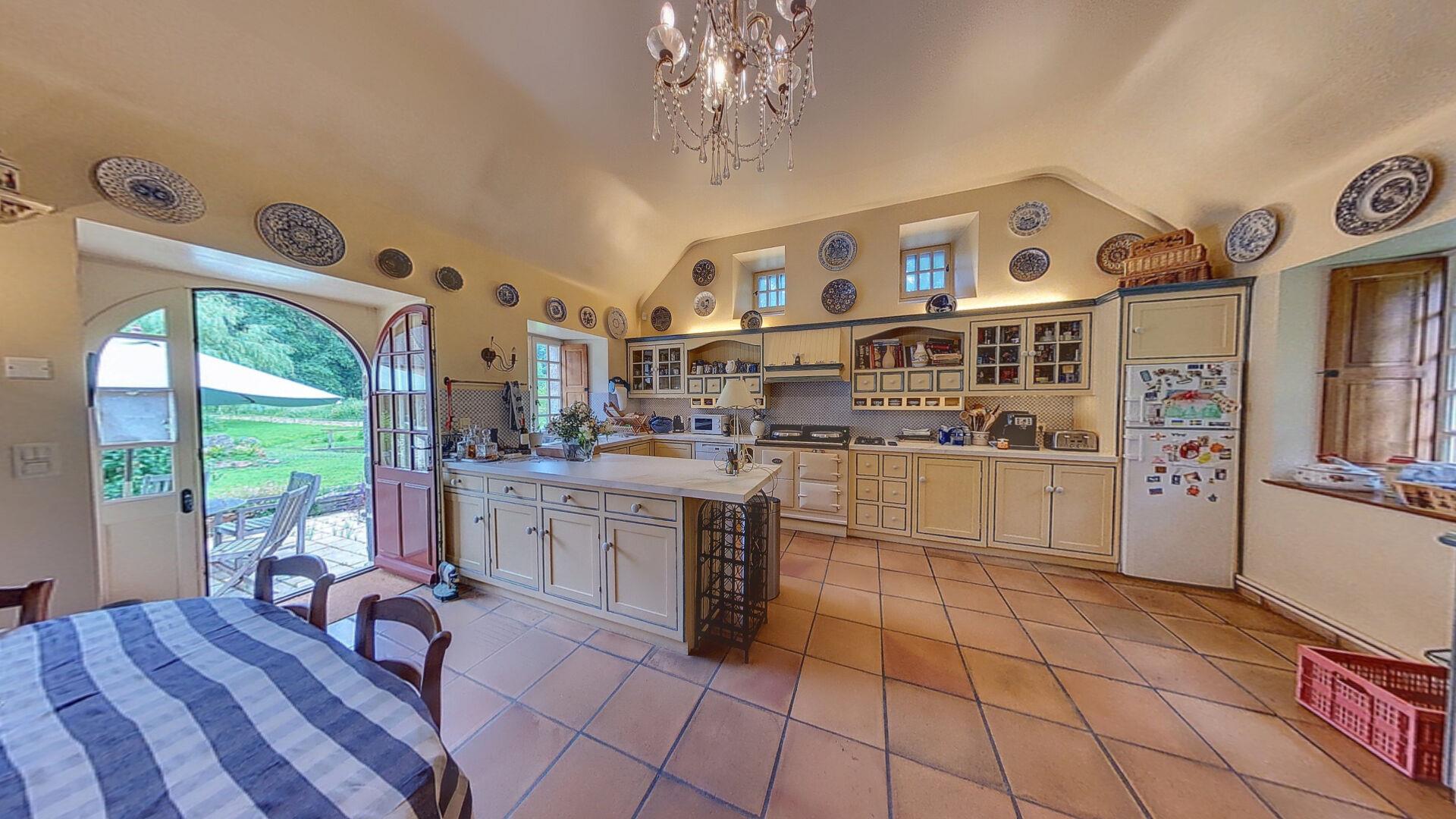Close to Dinan and Saint Malo, in the area of the beautiful River Rance Estuary, a place of great na