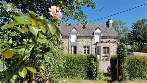 Tussen Plénée, Broons en Merdrignac, omgeven door het platteland en de bossen, Boerderij op 5900 m2