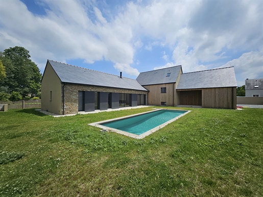 Plouer Bourg : Villa contemporaine de standing avec piscine, 5 chambres et bureau !