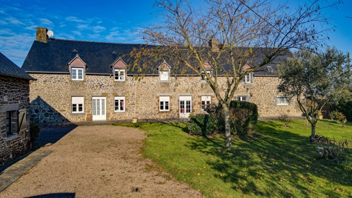 Dol De Bretagne: Charming and character property enjoying a gite on a park.