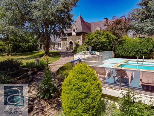 Allineuc: Manor house and gite complex on 3 acres with swimming pool