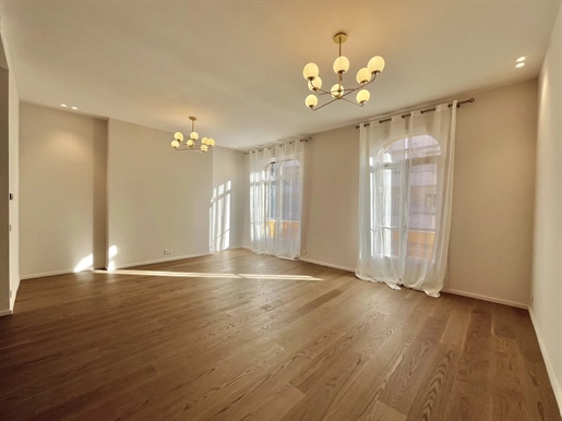 Carre D'or - Prestigioso appartamento di 4 camere di 119m² venduto a €1.395.000