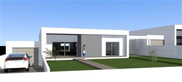 Detached T4 houses / Garage for two cars / Two minutes from the center of Leiria / Plot of 1000m2