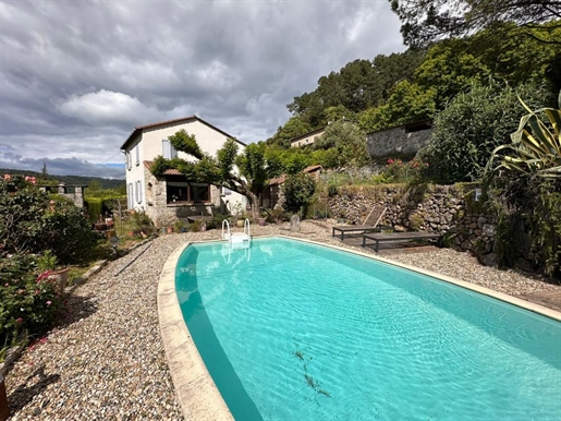 Maison À Vendre avec piscine