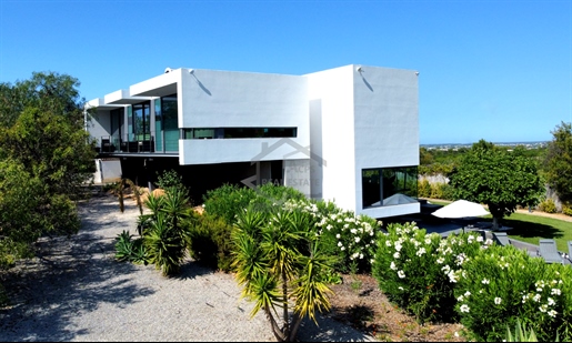 Faro Estoi, superbe villa contemporaine de 4 chambres avec possibilité d’annexe/salle de sport