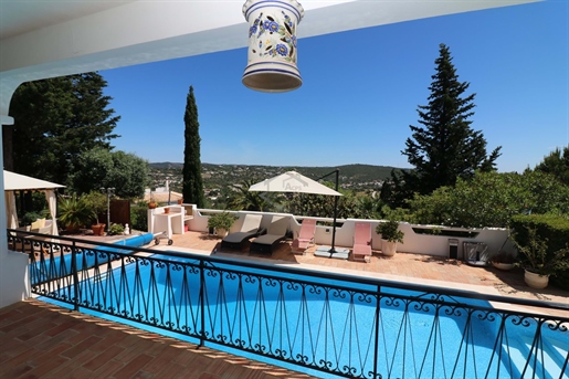Sao Bras De Alportel, Villa de 3 chambres entièrement rénovée avec piscine et garage
