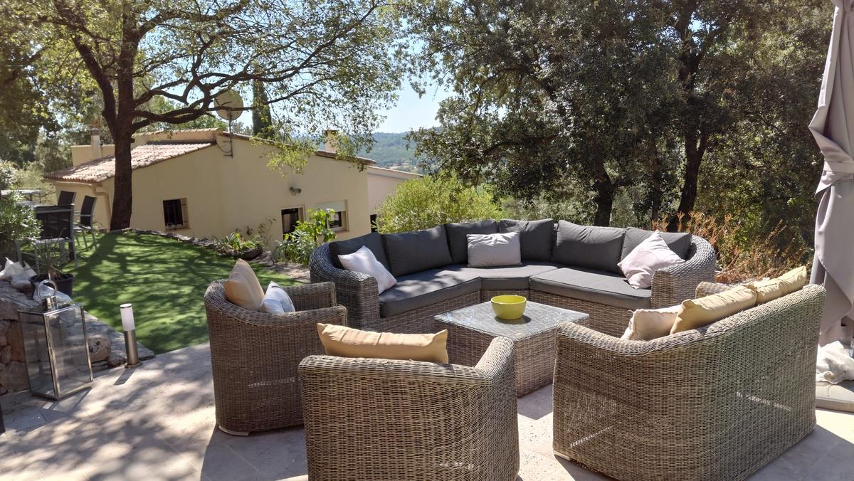 Moderne Villa mit schönem Panoramablick nach Süden