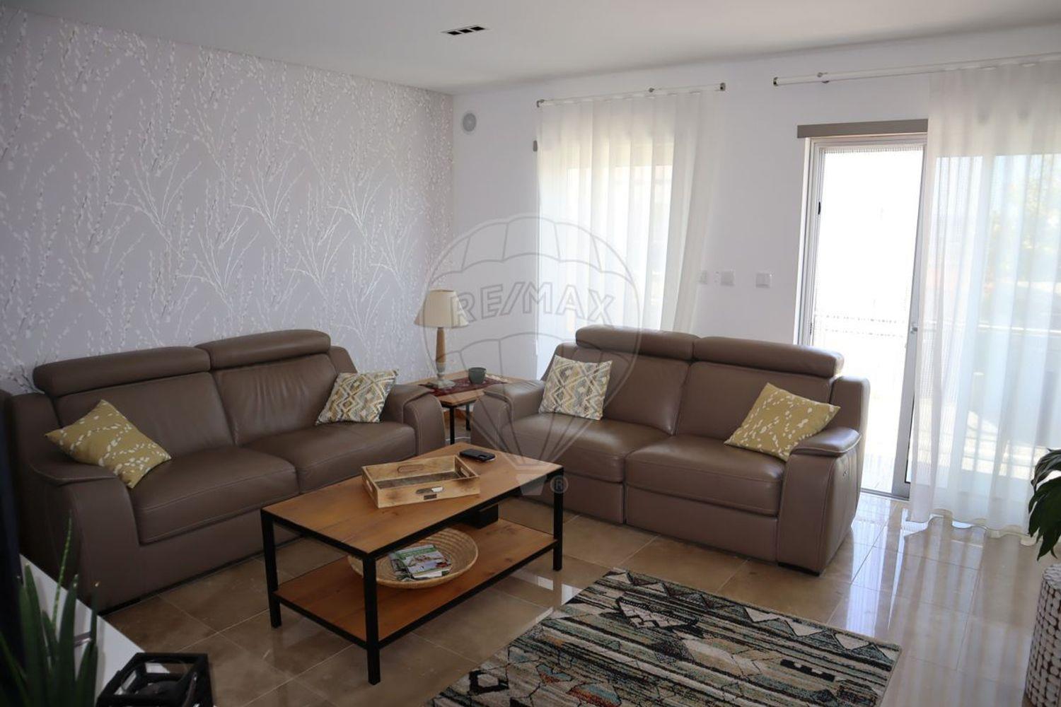 Purchase: House (2500)