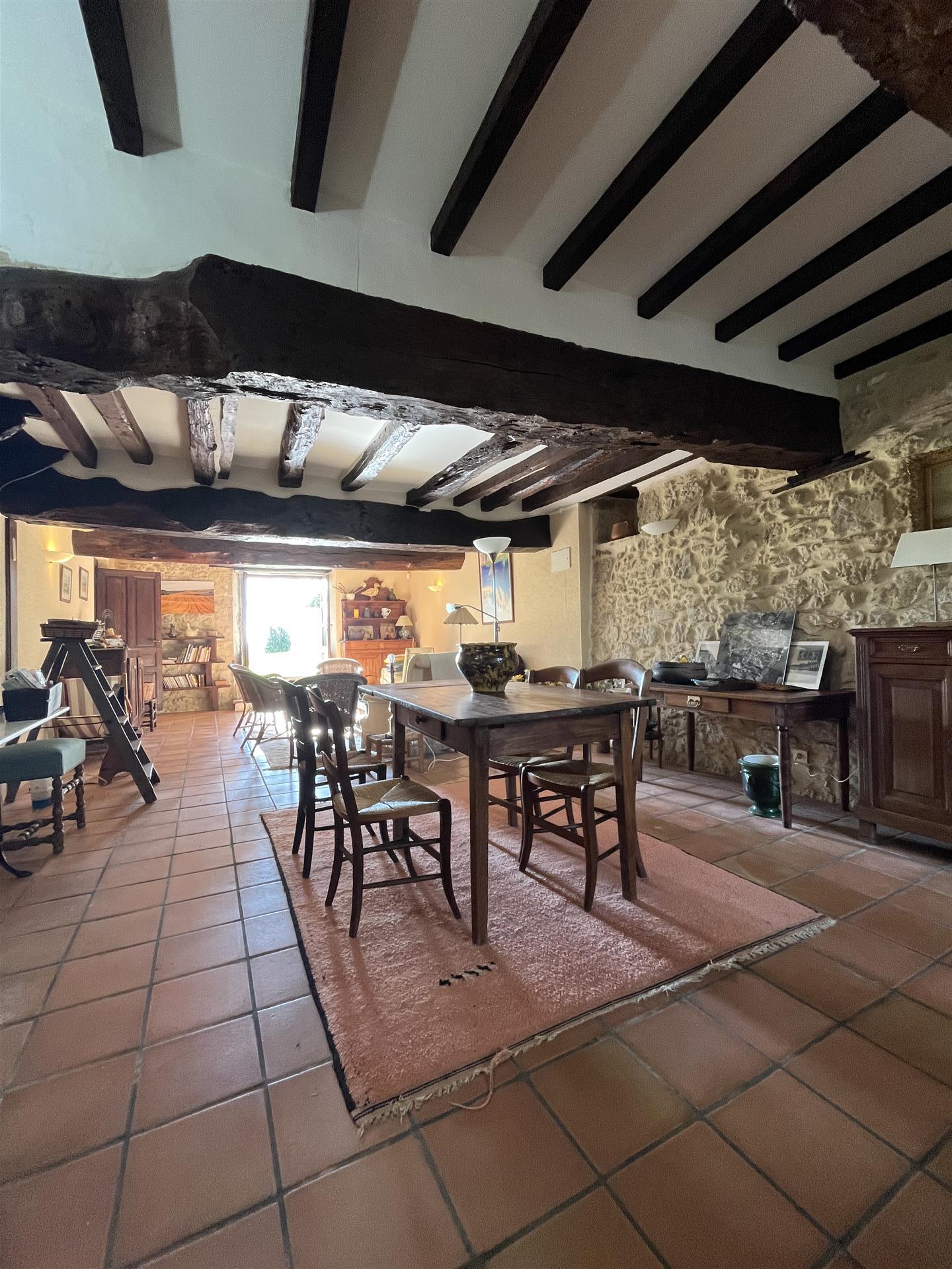 Country house 200m² - 5 bedrooms - Outbuildings - Pyrenees view
