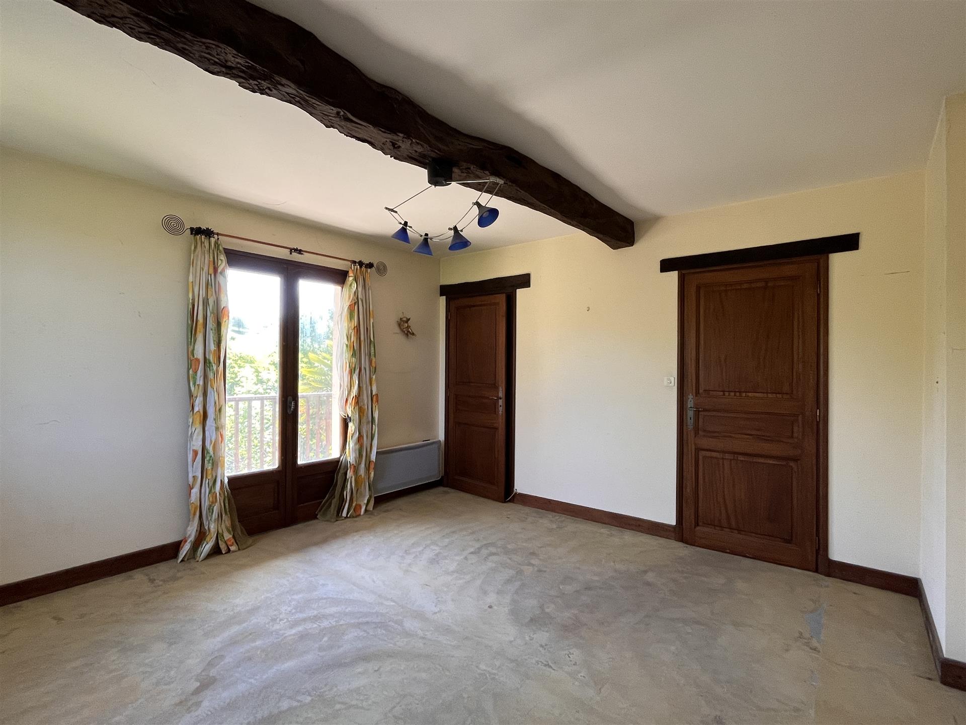 Authentic Gascon stone house of 220 m² with covered terrace and garage