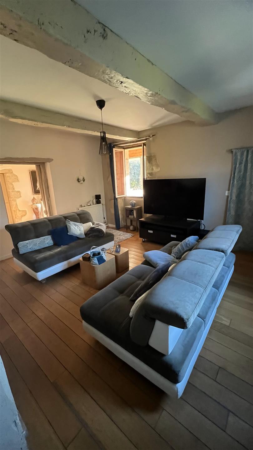 Stone house 240m² - 1Ha8 - 5 bedrooms - Swimming pool - Jacuzzi - Garage