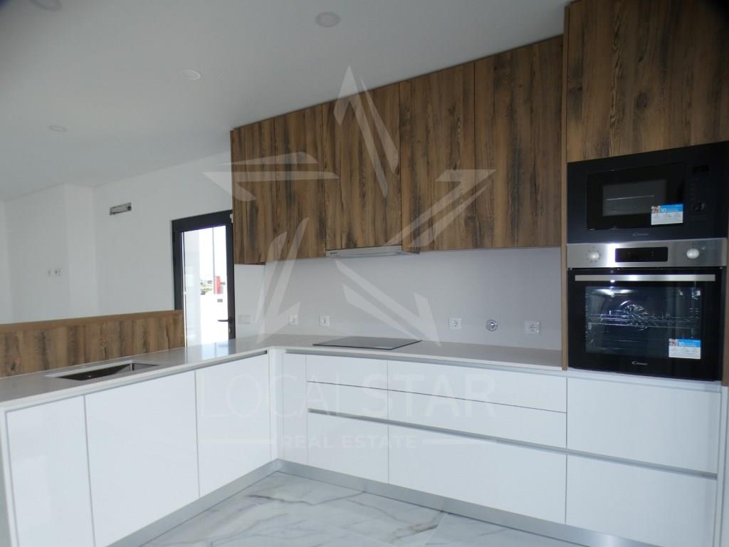 Contemporary 4 Bedroom Duplex House
