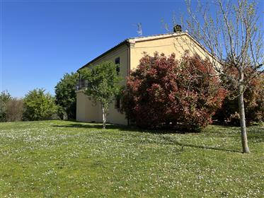 Beautiful farmhouse with large garden 5 minutes from the Old Town