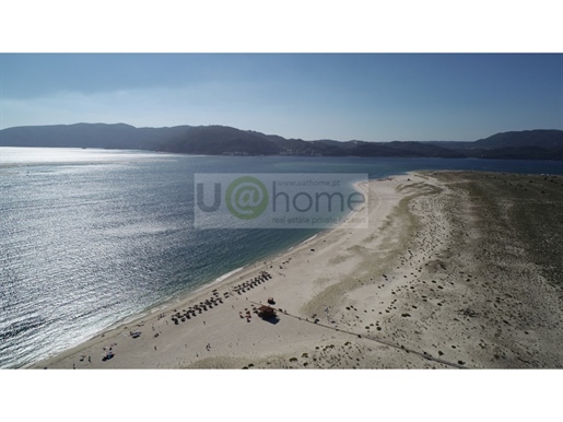 Plot with 1800m2, golf view, for construction of villa, near the beach with approved project