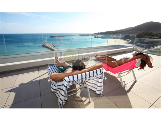 Sesimbra frente a la playa, balcón con 12,36m2, con rentabilidad garantizada del 4%