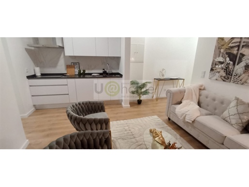 3 bedroom flat with Mezzanine, includes Home Staging