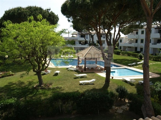 3 bedroom villa in Vilamoura in a condominium with swimming pool